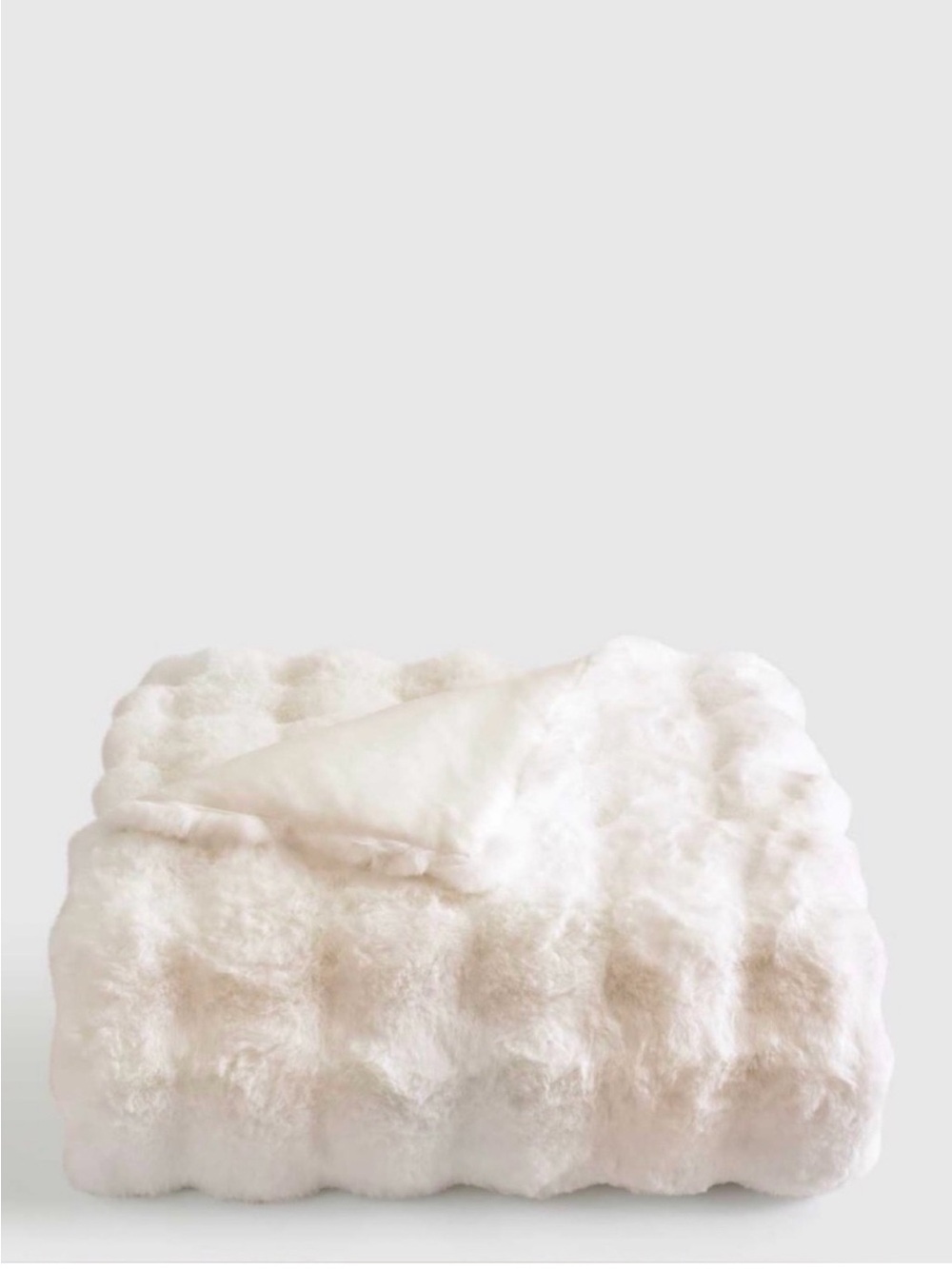Quince NWT Cozy Oversized White Snowball Ruched Bubble Faux Fur Throw Blanket